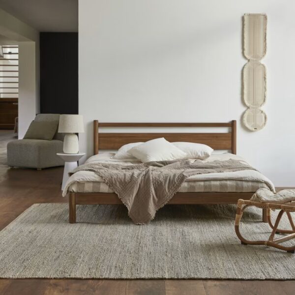 Taku Bed TB001